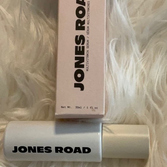 Jones Road Multivitamin Serum in Pink Box - Picture 4 of 4